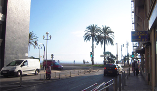 Vägen till stranden i Nice